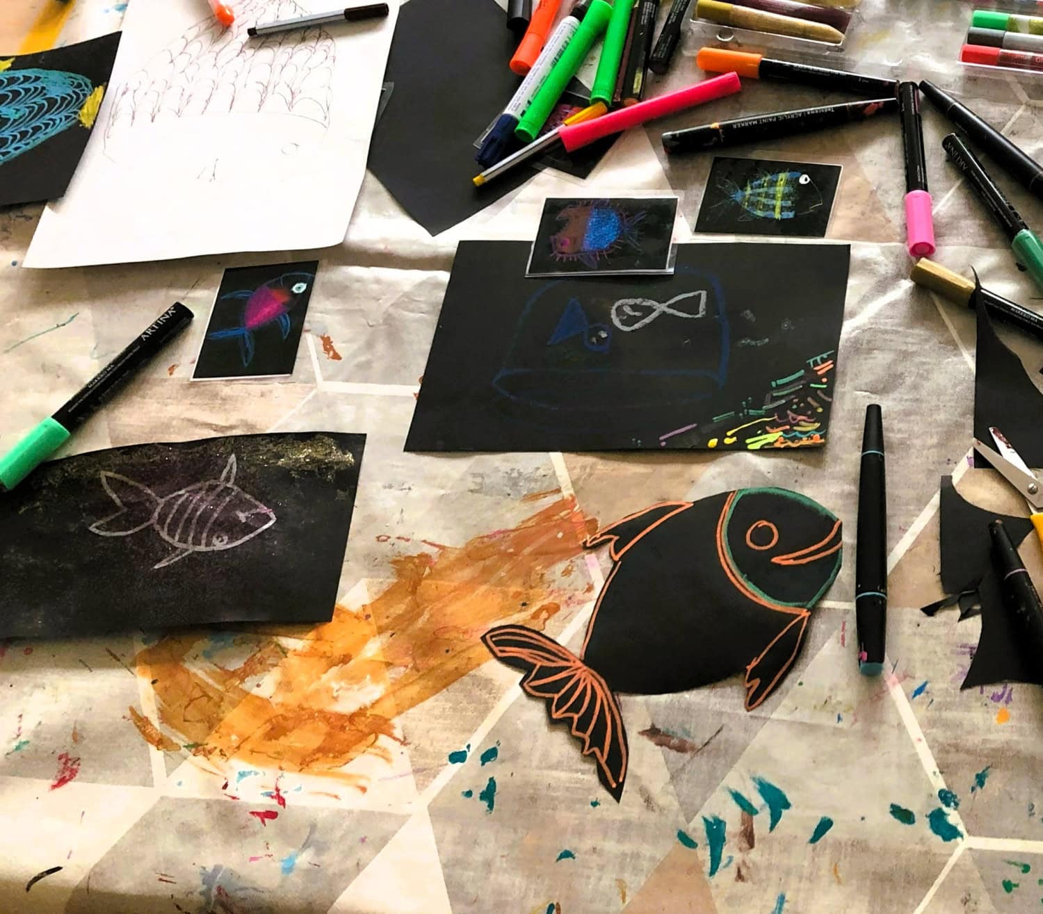 Heimatverlust, Hoffnung und Heilung: Kunsttherapie mit geflüchteten Kindern aus der Ukraine